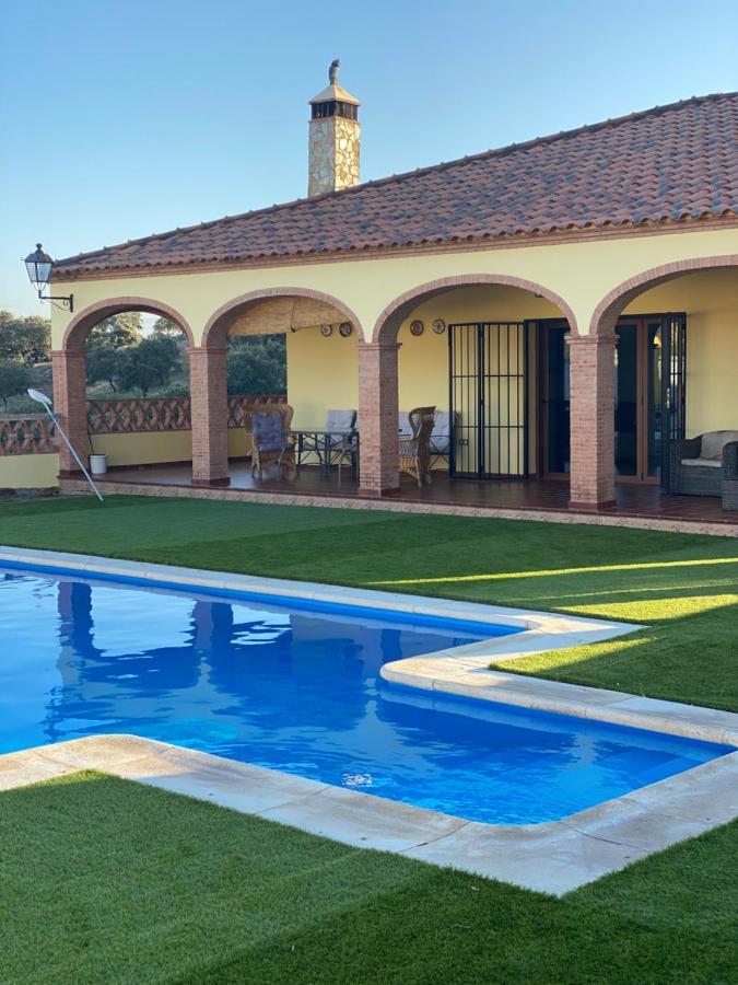 Casa Rural Montes De Trigo Jerez De Los Caballeros Exterior photo